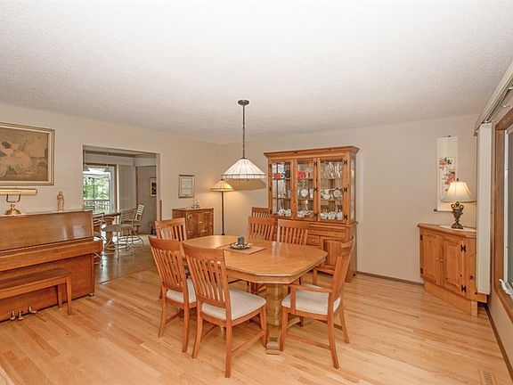 5th image of 3945 Gresham Ct N