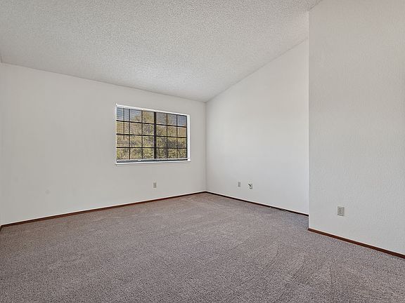 5th image of 566 La Corso Dr #1