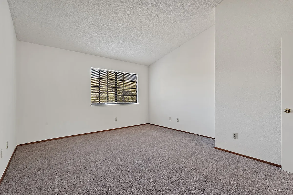 Building Photo - 566 La Corso Dr #1