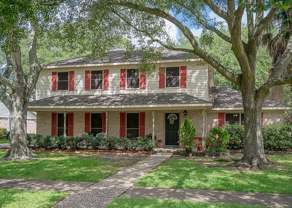 1st image of 334 Dawn Hill Dr