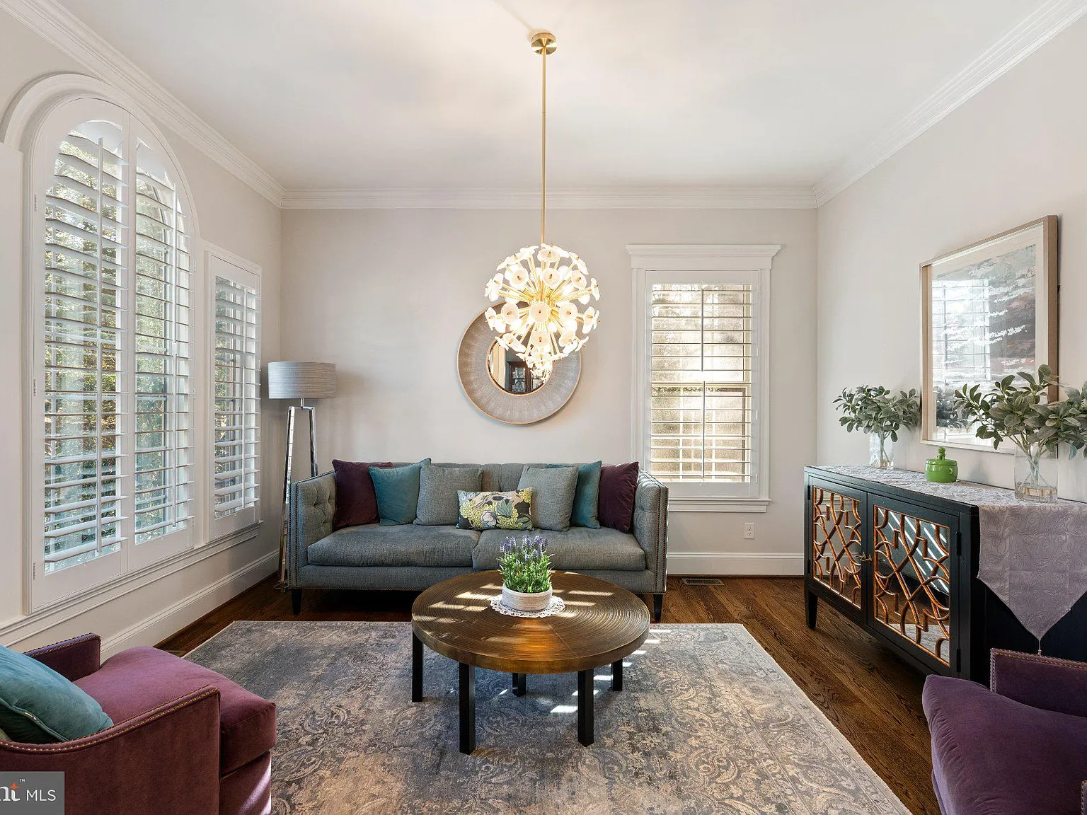 5 bed, 6.0 bath, 5599 sqft, $9,000 — Photo 4