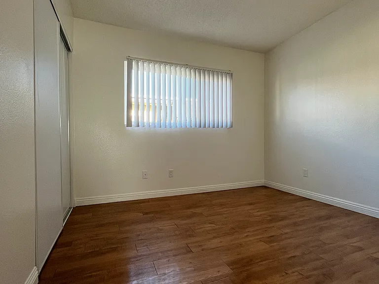 14753 Delano St #C — Photo 6