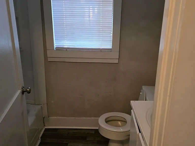 406 Park Ave — Photo 9