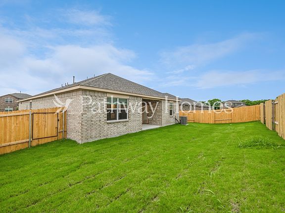 4th image of 509 Harbor Oaks Dr