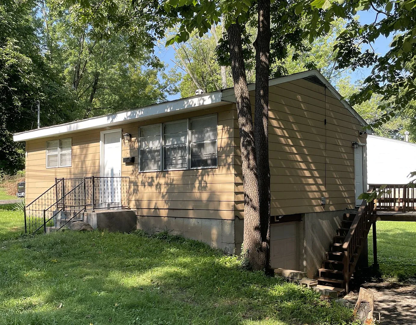 Two Bed One Bath Home Available Now — Photo 3