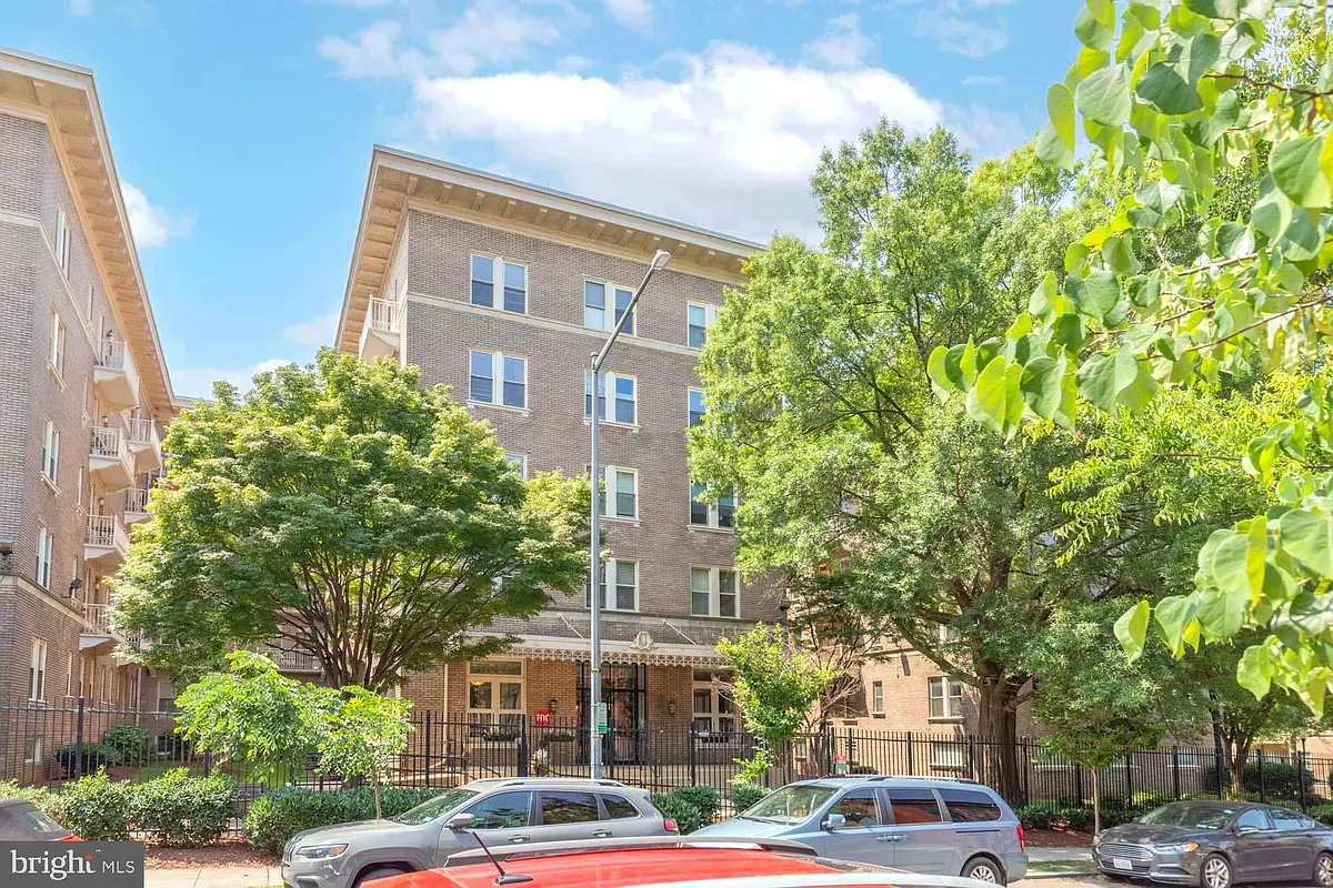 Building Photo - 1308 Clifton St NW #118