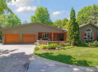 7100 Rolling Acres Rd, Excelsior, MN 55331