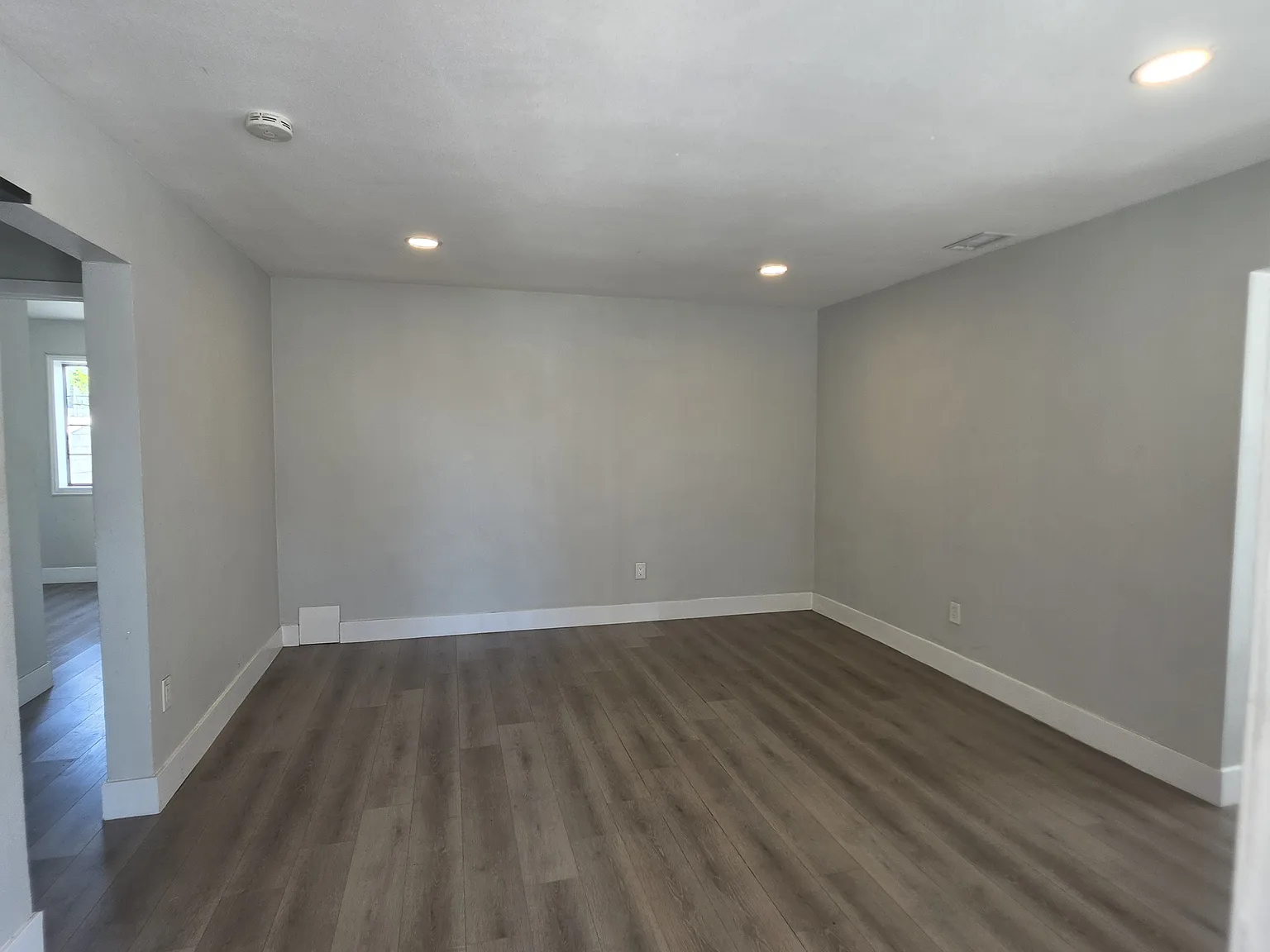 600 Ward St — Photo 3