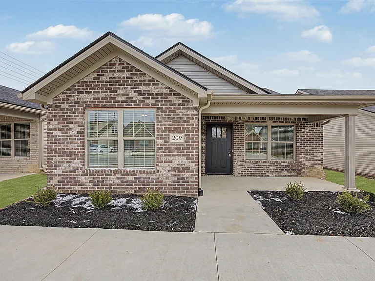 209 Harvest Park Dr — Photo 1