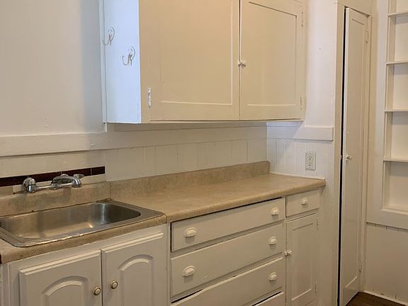 5th image of 2315 O St APT 3