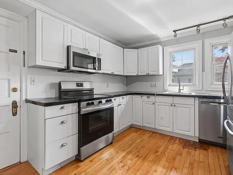 50 Noyes St #2 — Photo 8
