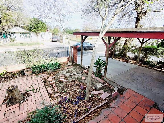 5th image of 934 Roosevelt St