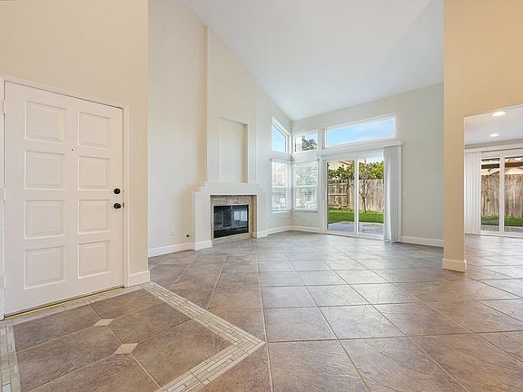 2nd image of 12626 Creekwood Ct