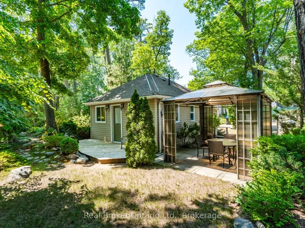 224 Tiny Beaches Rd S, Tiny, ON L0L 2J0