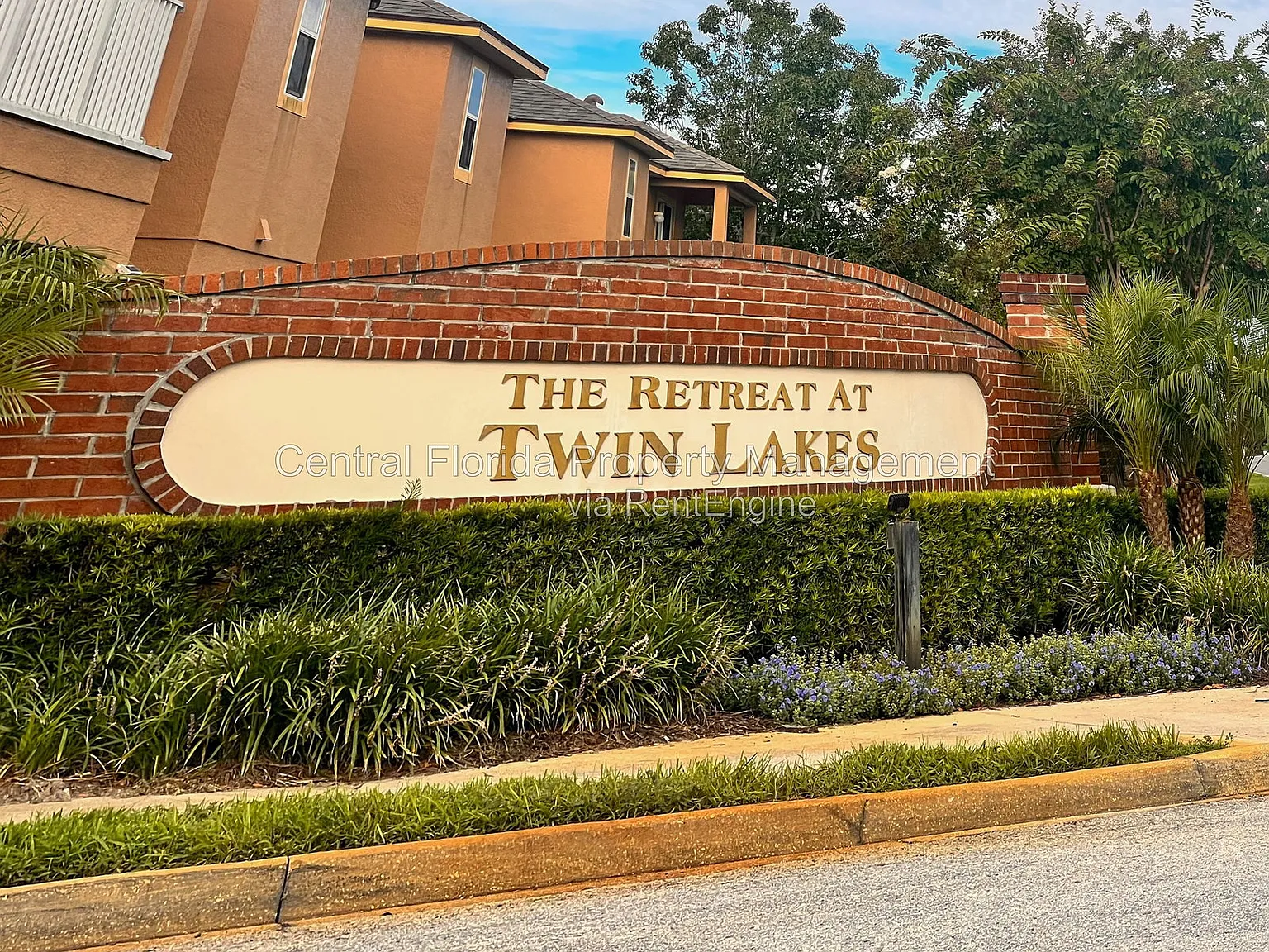 3 bed, 2.5 bath, 1406 sqft, $2,100 — Photo 1