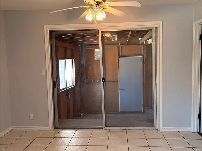 1222 S Gladys Ave #A — Photo 14