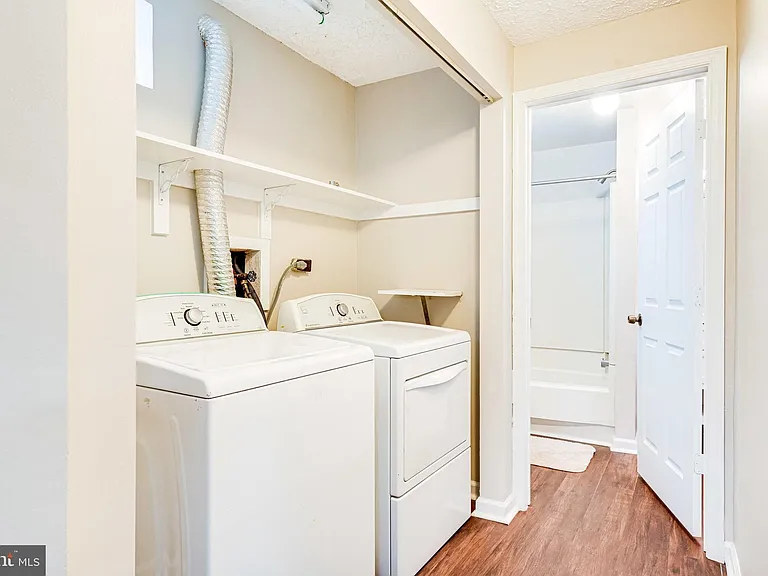 3381 Monarch Ln — Photo 57