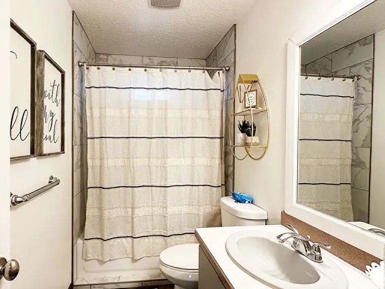 60 W Warren Ave — Photo 8