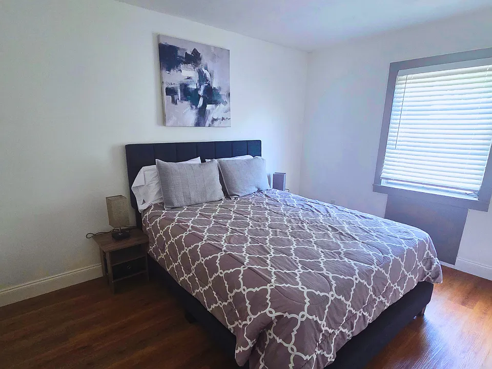 204 Longfellow Blvd #9