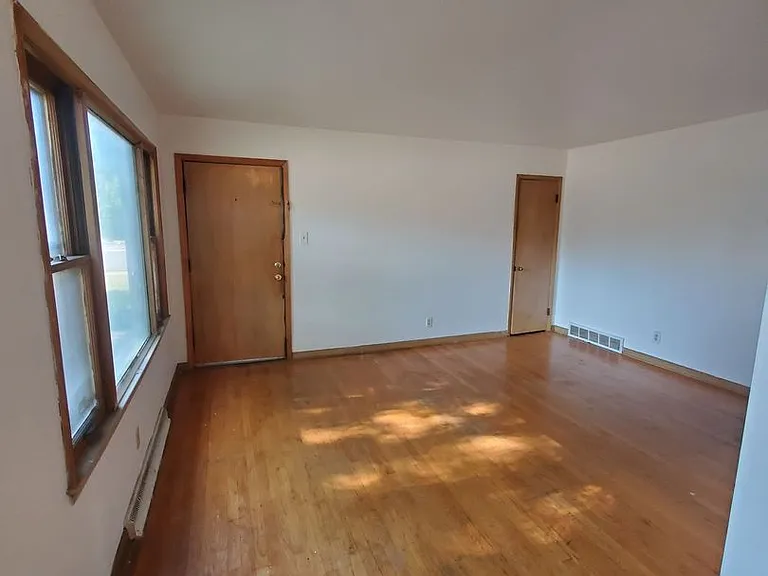 5205 N 55th St. (4 Unit) — Photo 4
