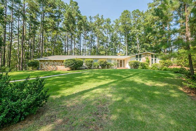 1st image of 3525 Interlachen Dr