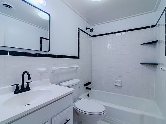 2nd image of 1931 N Cleveland St APT 408