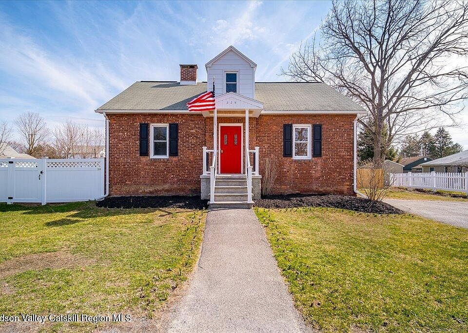 1st image of 229 Bayard Street