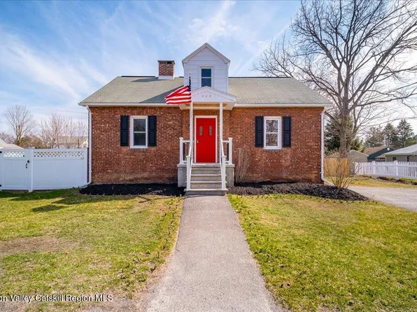 229 Bayard Street, Port Ewen, NY 12487