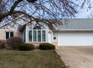 870 Hope Dr, Forsyth, IL 62535