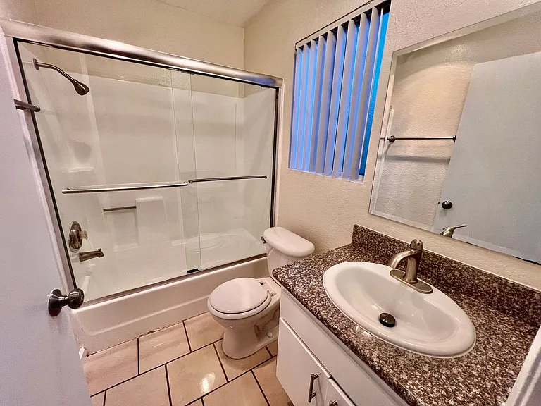 Columbus Apartments — Photo 30