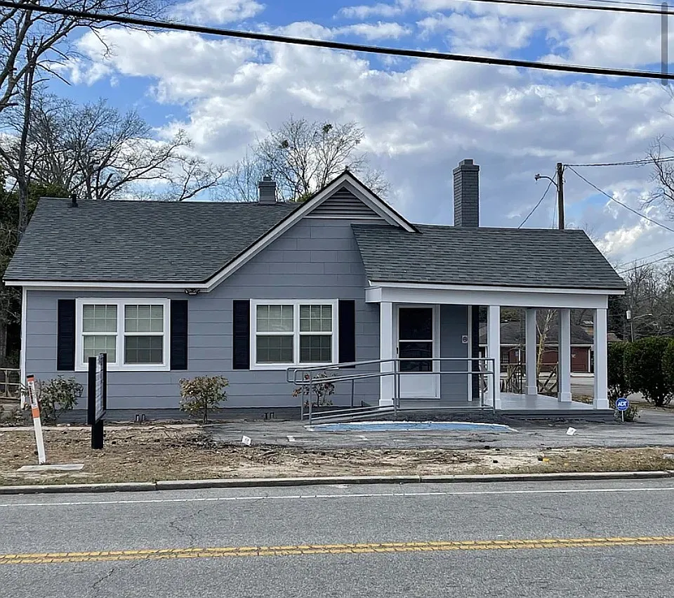 15 North College Street - 1 — Photo 1