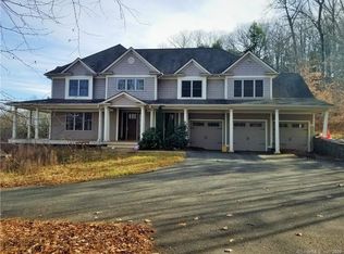 174 Country Woods Ln, Southbury, CT 06488