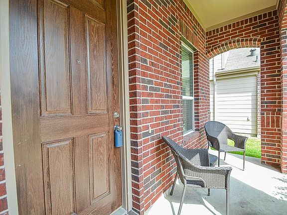 3rd image of 4327 Lake Cypress Cir