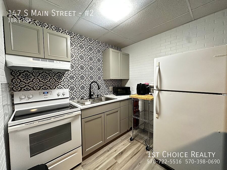 1st image of 147 S Main St #2