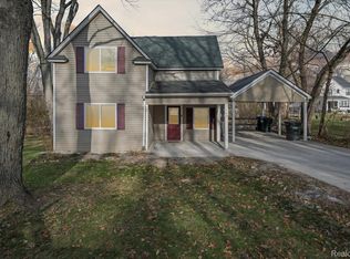 102 Cloverport Ave, Rochester, MI 48307