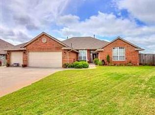 12220 SW 9th Pl, Yukon, OK 73099