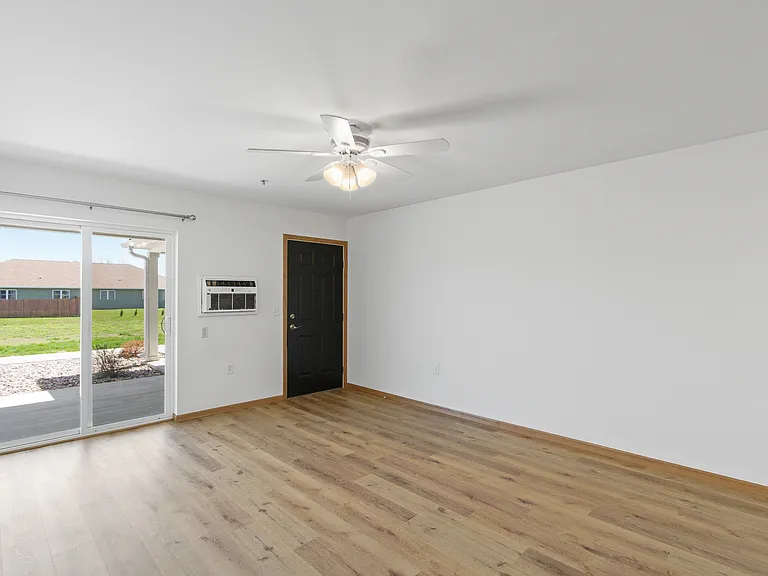 1415-1435 Peterson Dr — Photo 220
