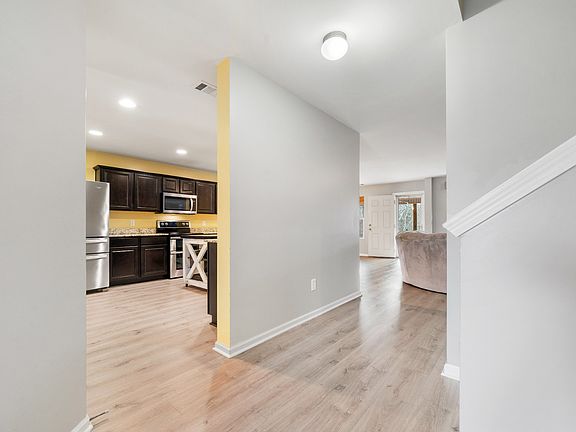 5th image of 1003 Benwick Rd