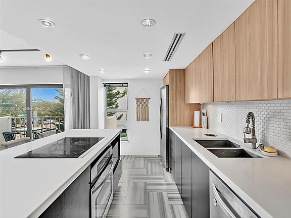 4th image of 1300 Alton Rd APT 3C
