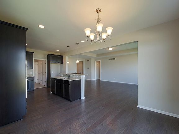 5th image of 298 Chester Arthur Dr