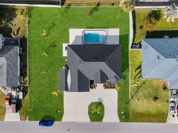 423 NW 6th Ter, Cape Coral, FL 33993