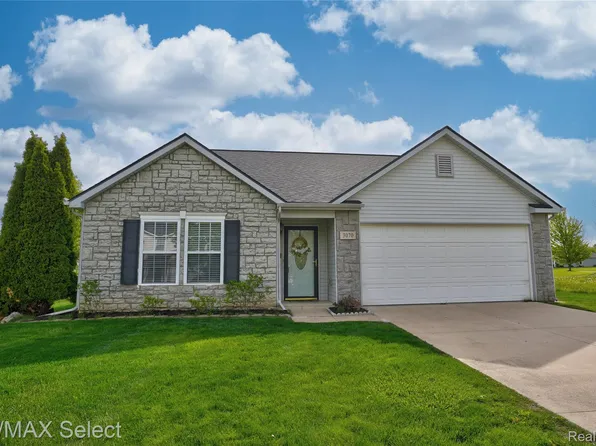 3070 Elk Creek Dr, Swartz Creek, MI 48473