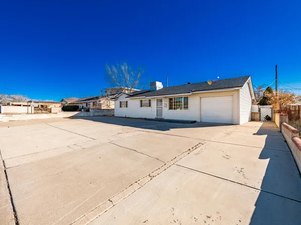 3808 Candelaria Rd NE, Albuquerque, NM 87110