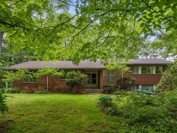 26 Arrowhead Rd, Weston, MA 02493