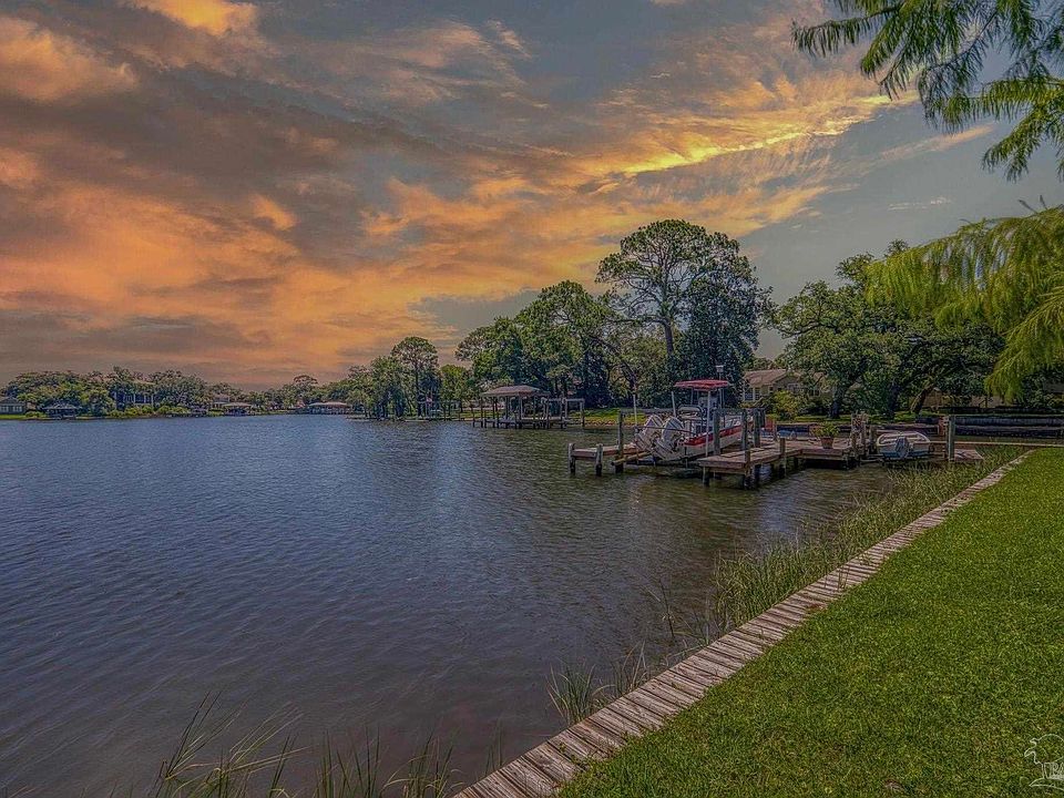 1st image of 18 Lakeside Dr