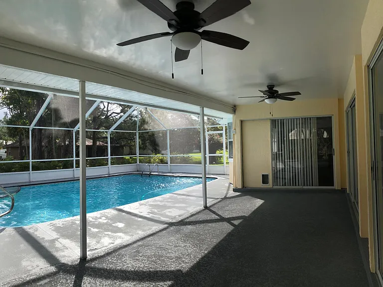 545 Grace St — Photo 2