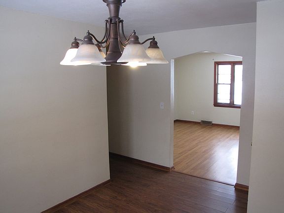 5th image of 3627 Latham St