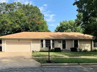 5300 SW 12th St, Topeka, KS 66604