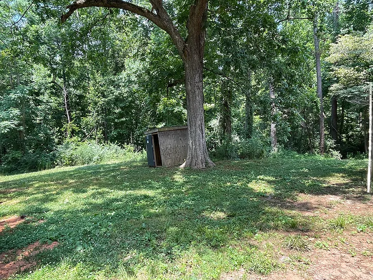 715 Corinth Rd — Photo 13