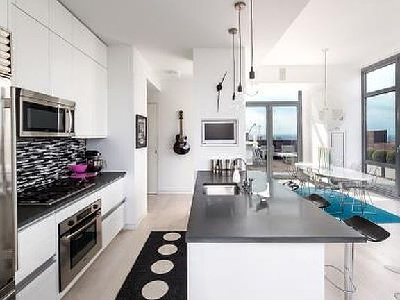4th image of 310 W 52nd St Unit Penthouse D